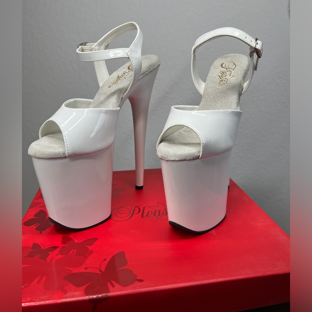 New White Pleaser Flamingo Size 6 Platform Heels
